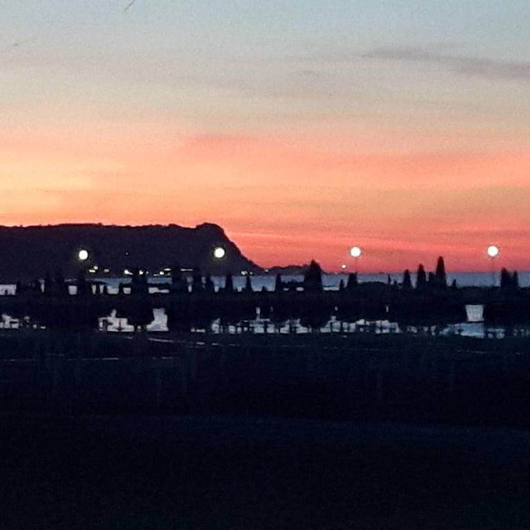 Terrazza Sul Mare Bed and Breakfast Fano Buitenkant foto